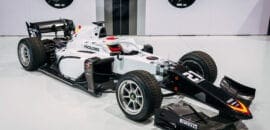 F2: Campos Racing apresenta layout do carro de Petecof