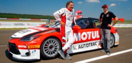 Nelsinho Piquet apresenta seu Stock Car, mas quem acelera pela primeira vez é Nelsão