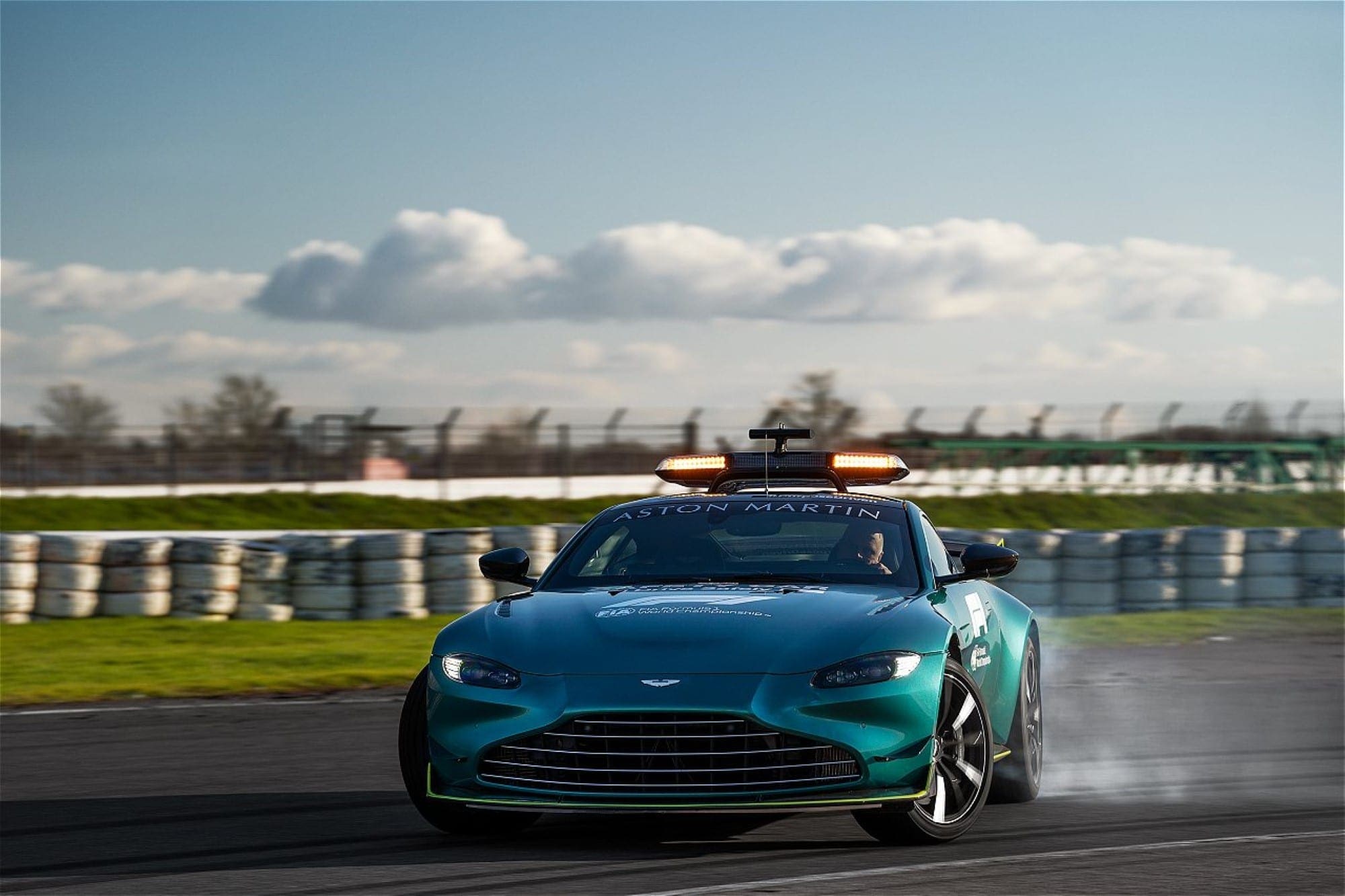 Confira as imagens do novo Safety Car e Medical Car para a F1 2021 Safety Car - Aston Martin