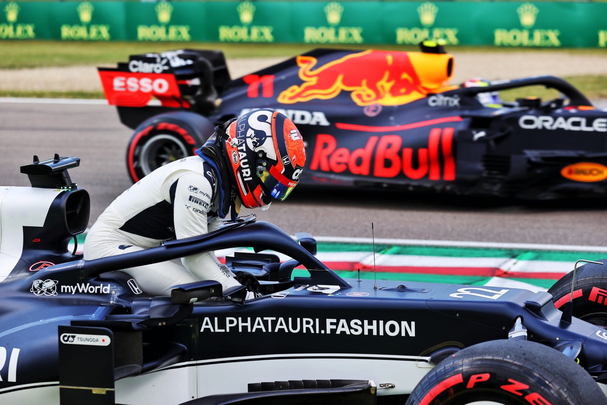 Galeria: imagens do acidente de Tsunoda no quali da F1 em Ímola Yuki Tsunoda (AlphaTauri) GP da Emília-Romanha F1 2021 - Acidente