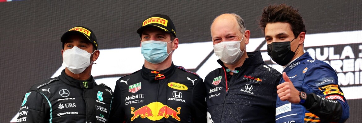 Webber espera duelos mais intensos entre Hamilton e Verstappen na F1