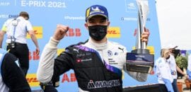 Vencedor em Valência, Jake Dennis acredita que a BMW está de volta ao campeonato