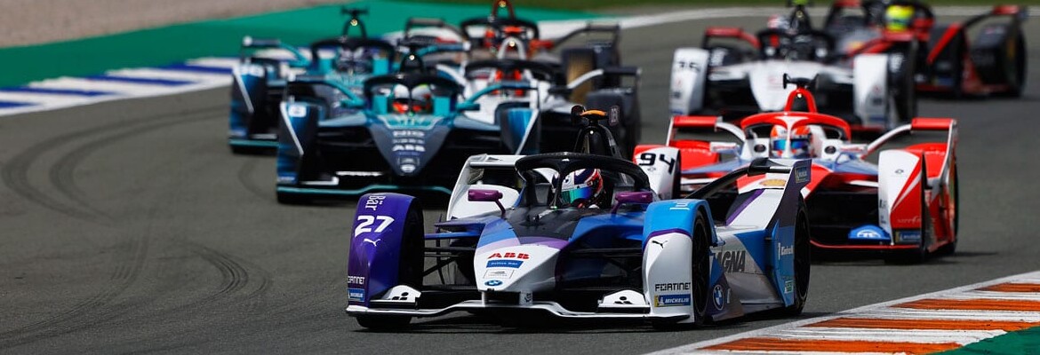 Sem cometer erros, Jake Dennis vence pela primeira vez na Fórmula E em Valência