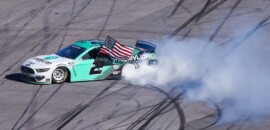 Nascar: Keselowski vira líder na prorrogação e vence em Talladega