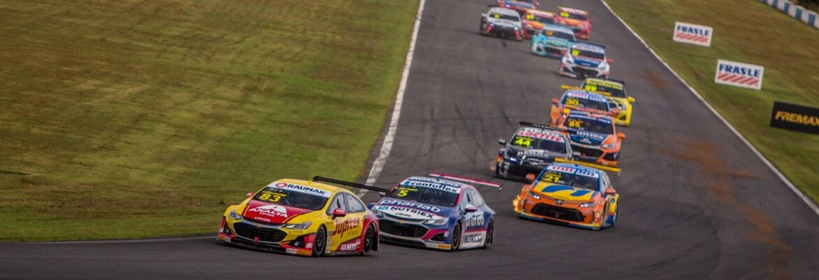 Casagrande fatura pódio na abertura da temporada da Stock Car