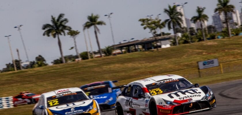 Jovens talentos da Toyota dominam Stock Light: Pedro Ferro e Felipe Baptista, da KTF Sports Pedro Ferro (Rodrigo Guimarães/RF1)