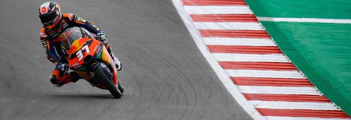Acosta passa Foggia na última volta e vence segunda na Moto3 em Portugal