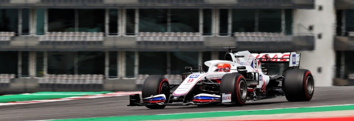 Mazepin recebe primeira punição na F1 após ignorar bandeiras azuis