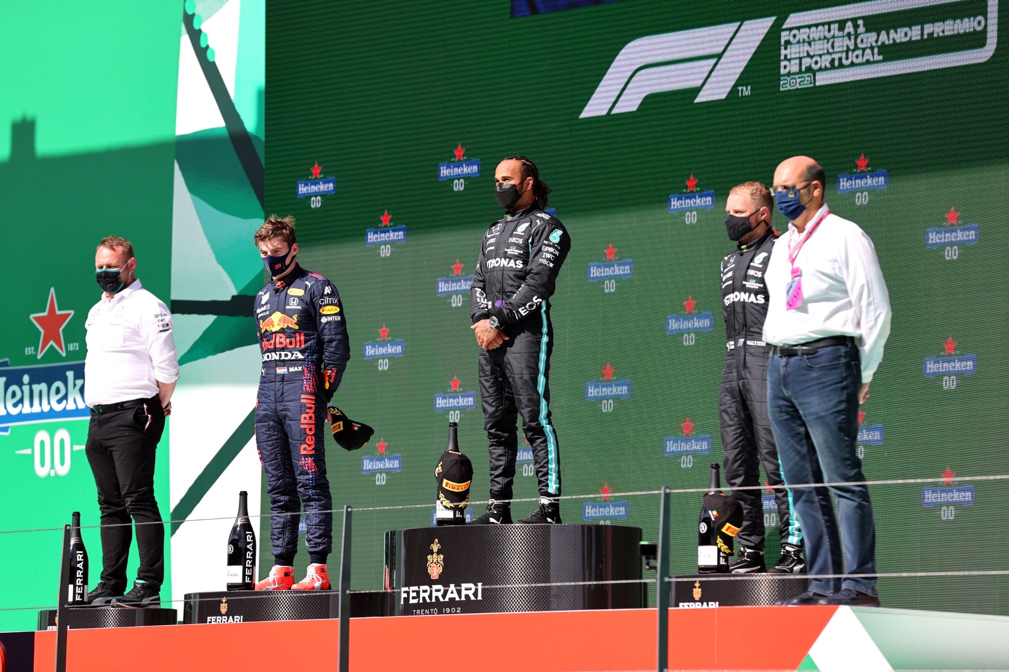 Galeria: confira as imagens do GP de Portugal de F1 Lewis Hamilton, Valtteri Bottas e Max Verstappen - Pódio - GP de Portugal F1 2021