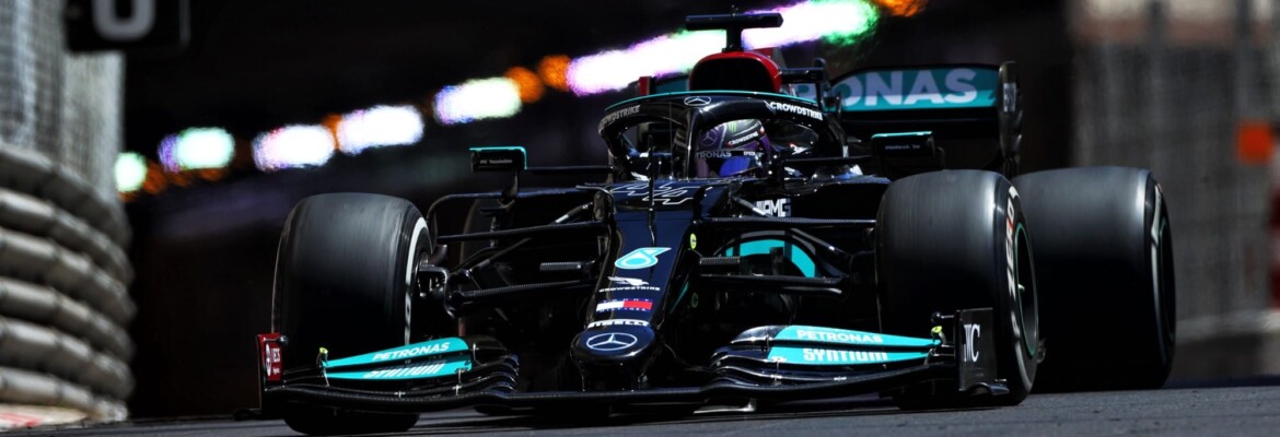 Horner sobre Mercedes F1: “Com uma asa dianteira como aquela, eu ficaria de boca fechada” Horner sobre Mercedes F1: “Com uma asa dianteira como aquela, eu ficaria de boca fechada”
