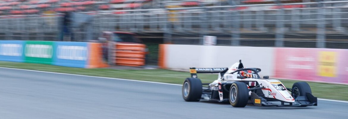 Saucy fatura a pole da F-Regional Europeia em Barcelona