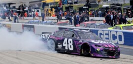 Nascar: Alex Bowman vence em “show” da Hendrick em Dover