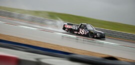 Nascar Truck Series: Gilliland supera Ankrum no final e vence em Austin