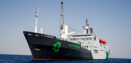 Navio St. Helena chega ao Senegal e inicia preparação para etapa da Extreme E