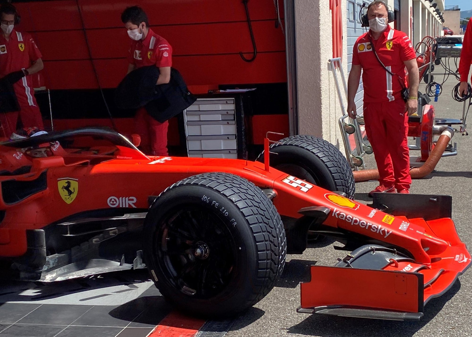 Carlos Sainz - testes Pirelli 2022