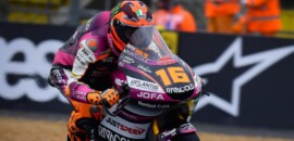 Migno aposta em pneu slick e marca pole na Moto3 na França