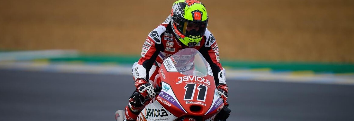 No molhado, Garcia supera Salac e vence na Moto3; Acosta cai, mas é 8º