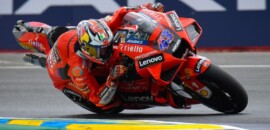 Miller vence segunda seguida em GP maluco e chuvoso na França