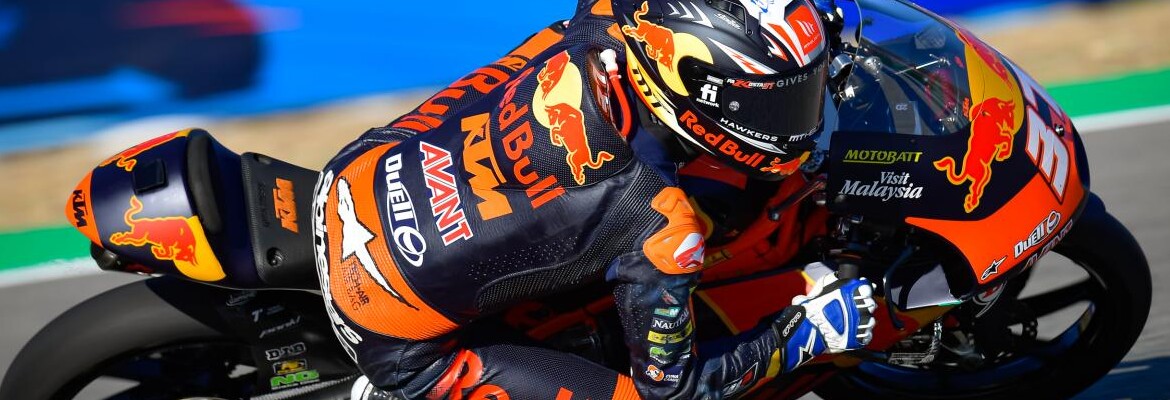 Acosta vence terceira seguida em final emocionante da Moto3 na Espanha