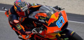 Gardner passa Fernandez na última volta e vence por 0s014 na Moto2