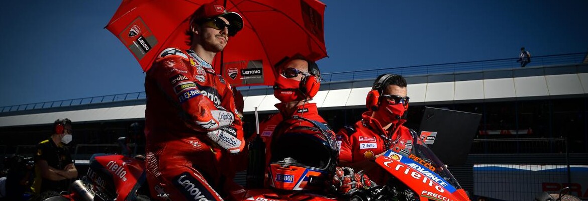 Líder da MotoGP, Bagnaia celebra bom momento, mas mantém calma