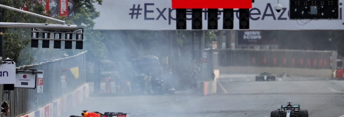 Marko isenta Verstappen de culpa após GP do Azerbaijão de F1