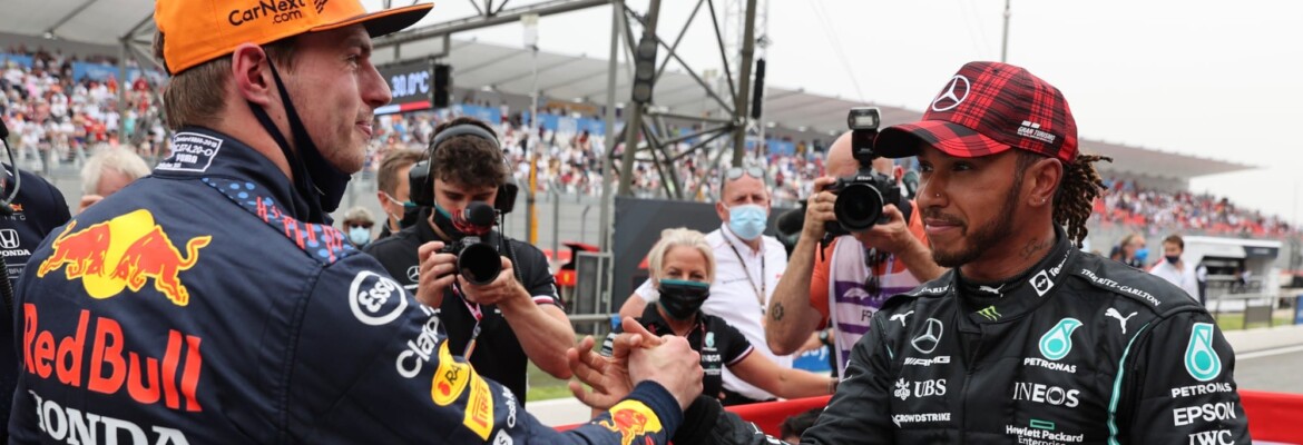 F1: Ex-piloto diz que único que pode desafiar Verstappen, é Hamilton