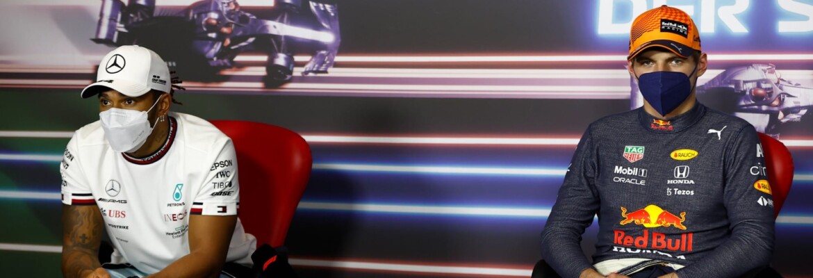 FIA optou por não colocar Hamilton e Verstappen juntos na coletiva da F1 na Hungria FIA optou por não colocar Hamilton e Verstappen juntos na coletiva da F1 na Hungria