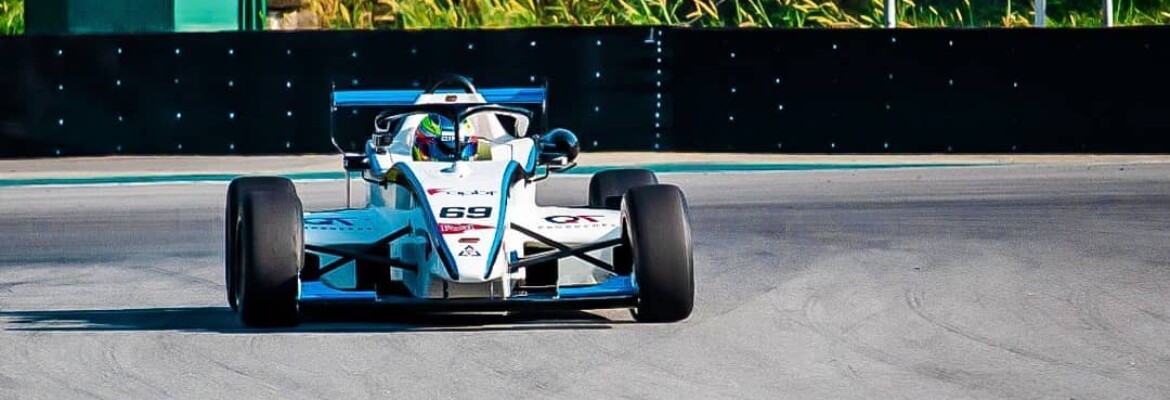 Pedro Clerot conquista pódio com corrida de recuperação impressionante em Interlagos