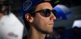 Rins cai treinando de bicicleta na pista e perde GP da Catalunha