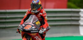 Rodrigo comanda classificação e é pole na Catalunha na Moto3; Acosta é 25º