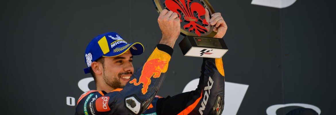 Oliveira celebra 2º lugar na Itália após início ruim de temporada