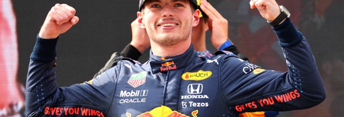 Max Verstappen curte férias da F1 ao lado da sua namorada Kelly Piquet