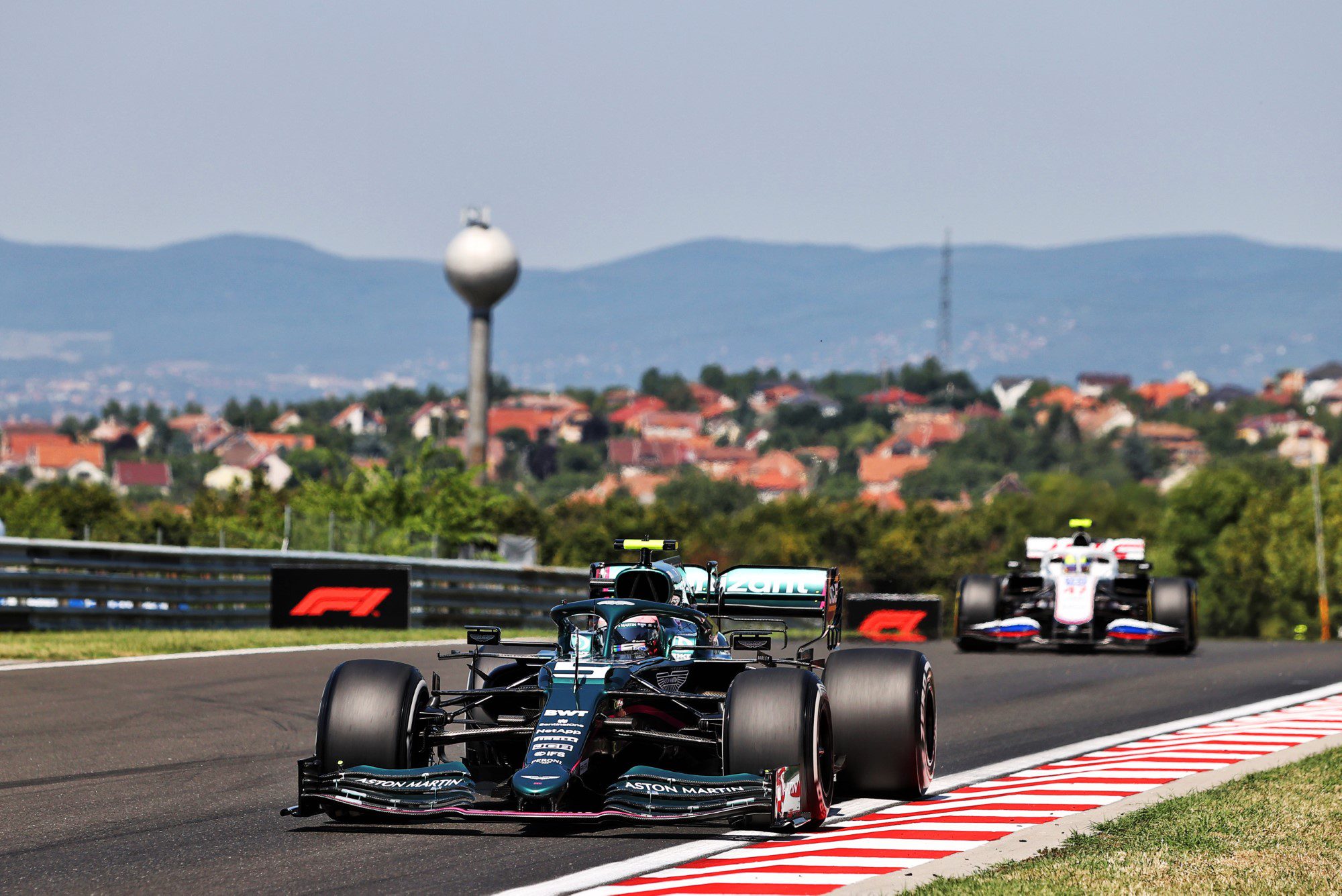 Galeria: as imagens do primeiro dia de treinos da F1 na Hungria Sebastian Vettel (Aston Martin) GP da Hungria F1 2021