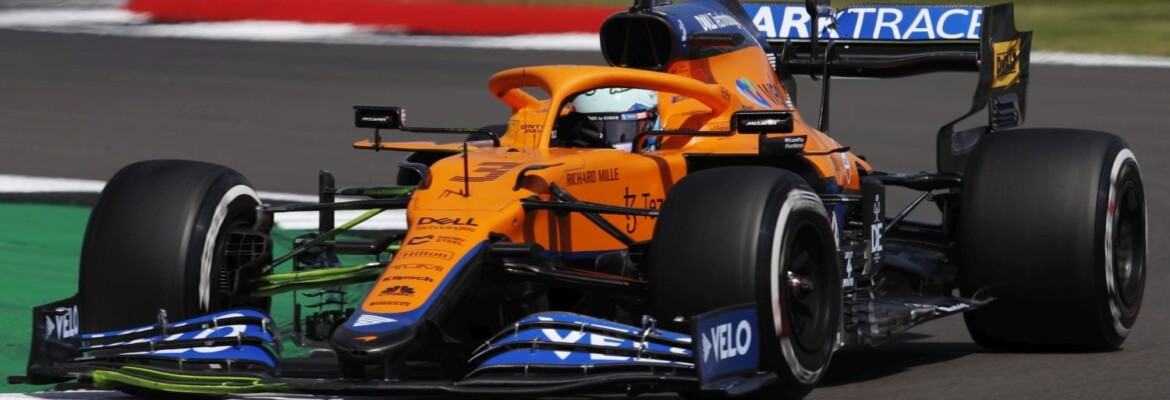 Ricciardo: “Pressão de Sainz aumentou minha confiança no carro da McLaren F1”