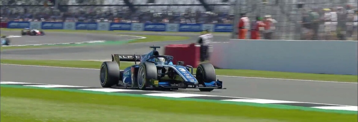 F2: Zhou supera Piastri na largada e vence corrida 3 em Silverstone