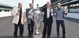 Castroneves posa com outros tetracampeões da Indy 500 em Indianápolis
