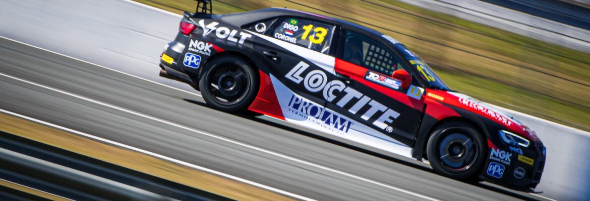 TCR South America: De penúltimo para a vitória! Digo Baptista e Tom Coronel vencem em Curitiba