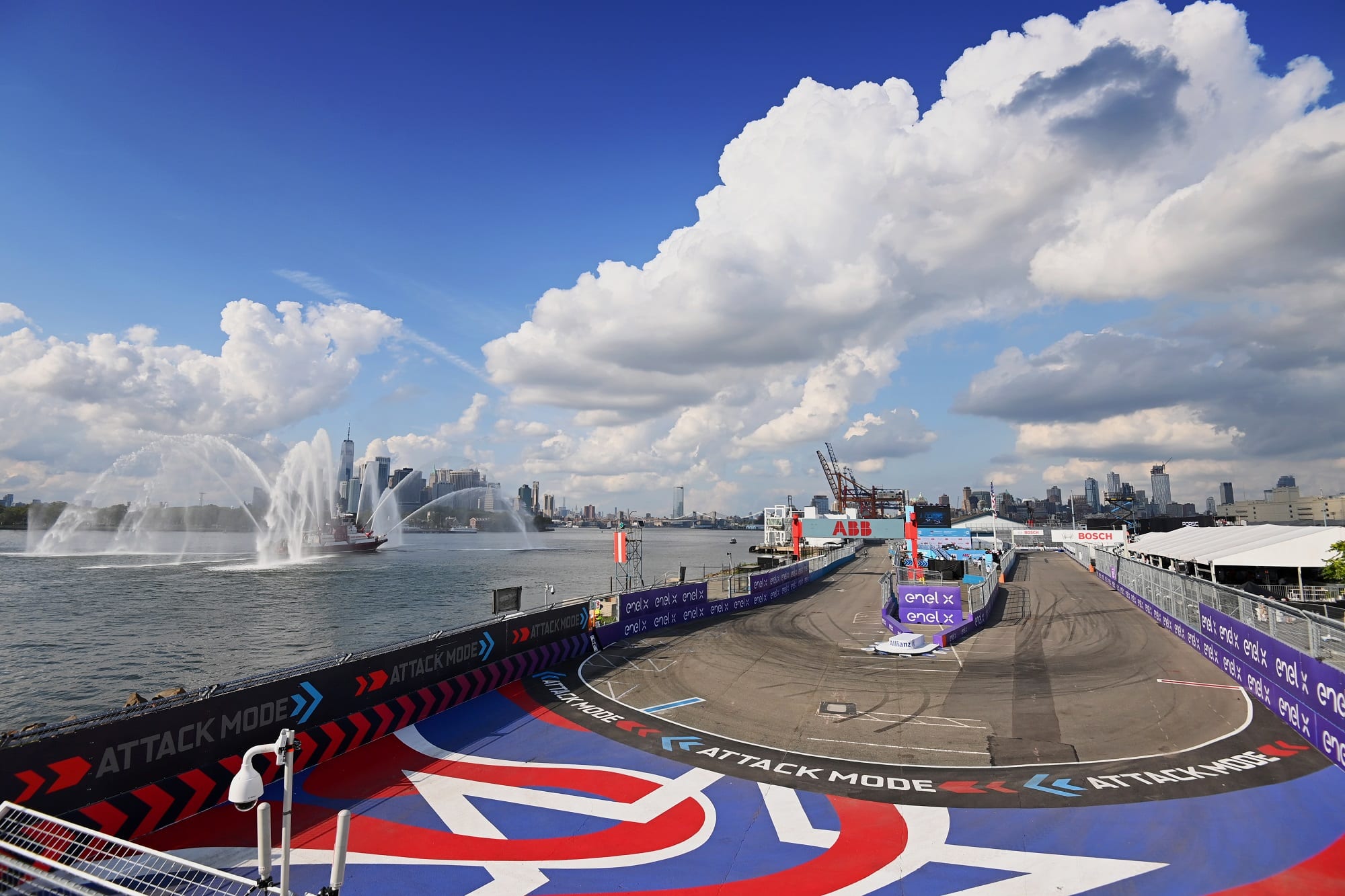 Da Costa aparece no fim e lidera TL3 do ePrix de Nova Iorque da FE Da Costa aparece no fim e lidera TL3 do ePrix de Nova Iorque da FE