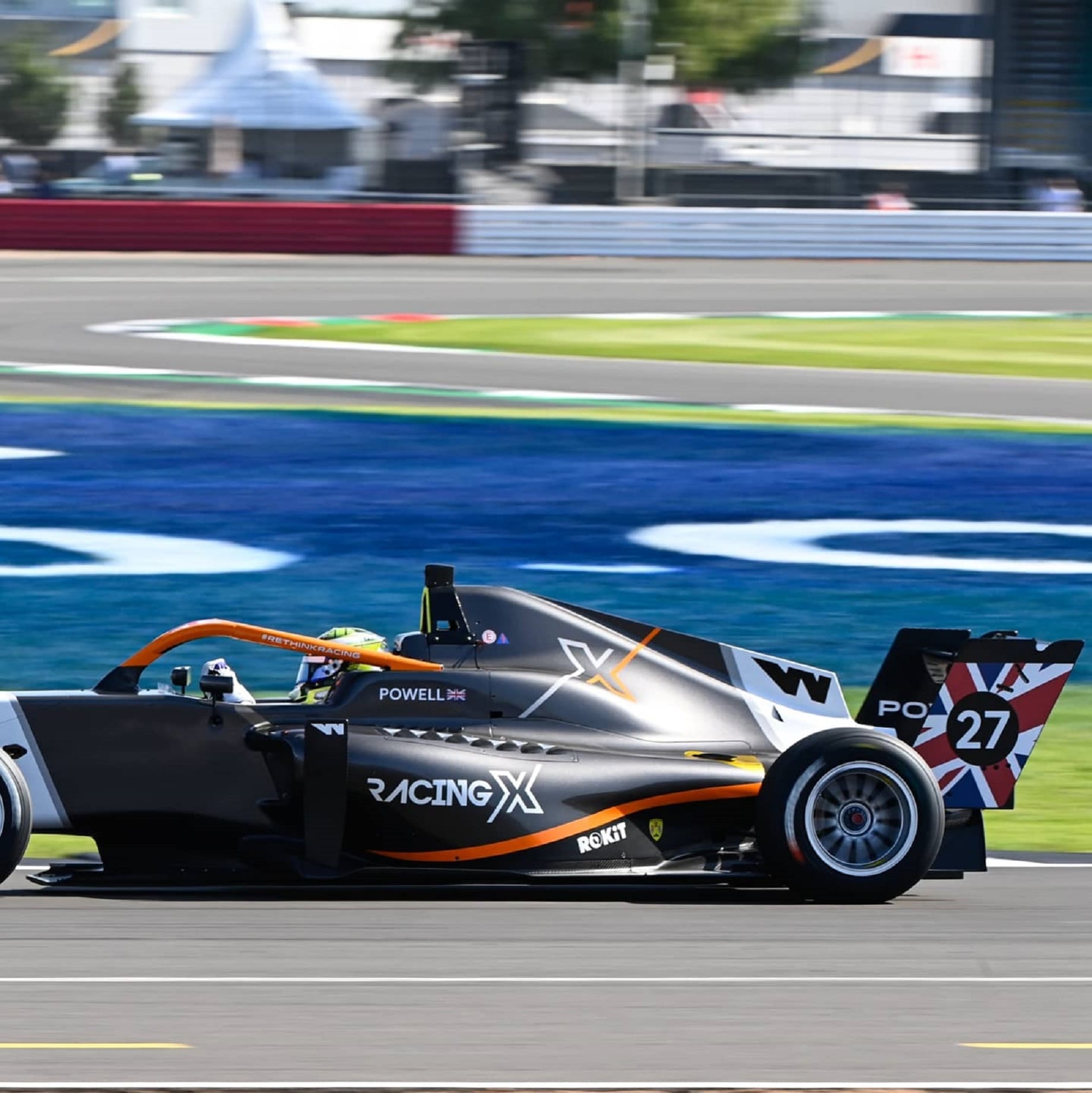 Will Powell Racing Powell aproveita erro de Wohlwend e vence GP da Inglaterra da W Series