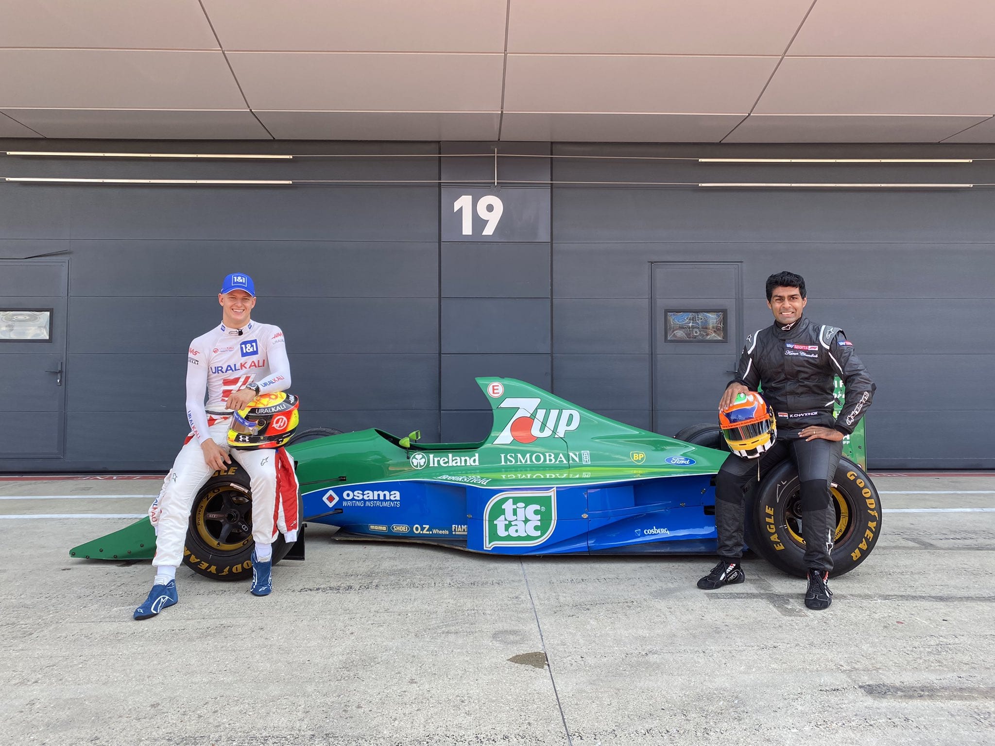 Foto: Mick Schumacher pilota Jordan 191 em que pai Michael fez estreia em 1991 Foto: Mick Schumacher pilota Jordan 191 em que pai Michael fez estreia em 1991