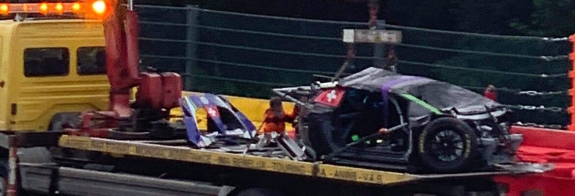 Vídeo: Aitken é levado ao hospital após forte acidente durante 24 Horas de Spa