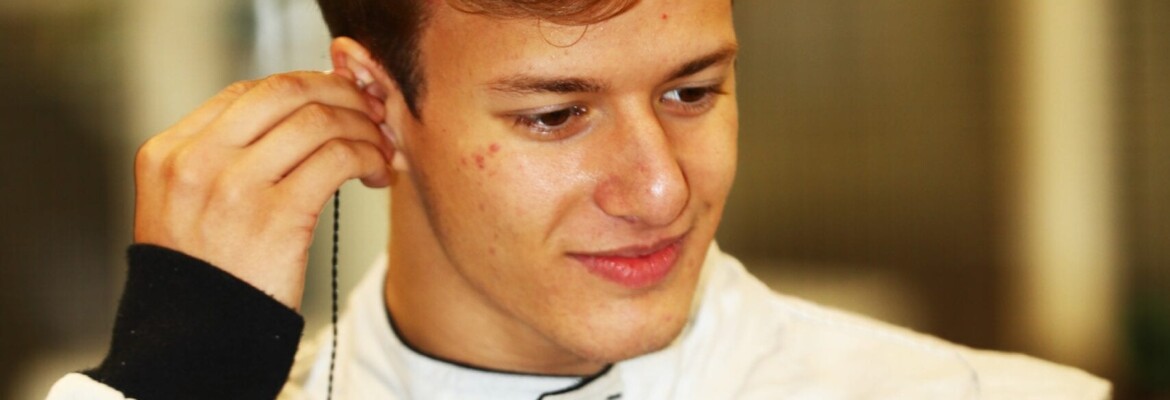 Petecof faz estreia em Interlagos e avalia experiência como “muito especial”