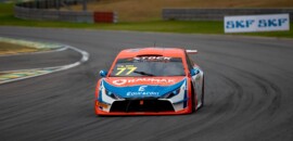 Após liderar meia prova do TCR em Curitiba, Rapha Reis acelera de Stock Light na mesma pista