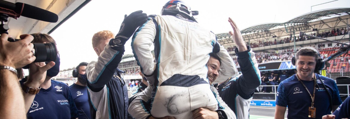 Russell reconhece “bom senso” dos comissários depois de erro na relargada do GP da Hungria