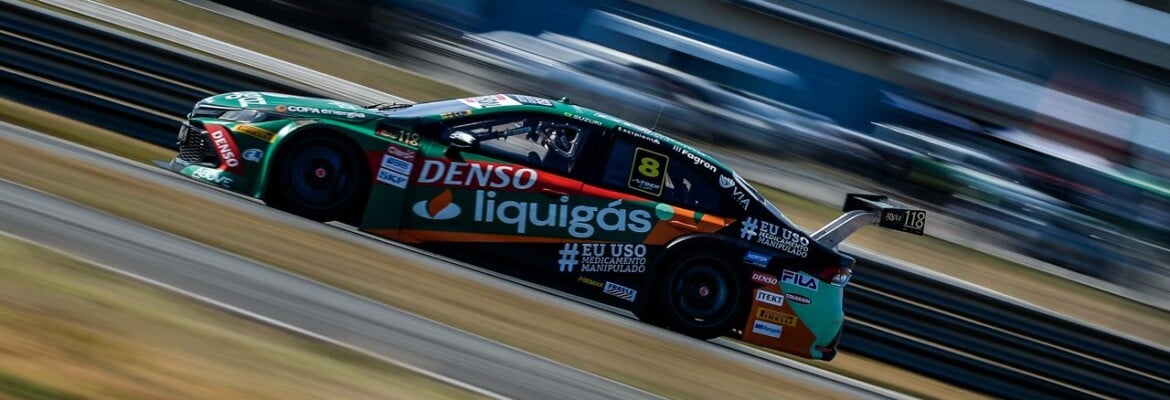 Suzuki surpreende e fatura pole position da Stock Car em Curitiba