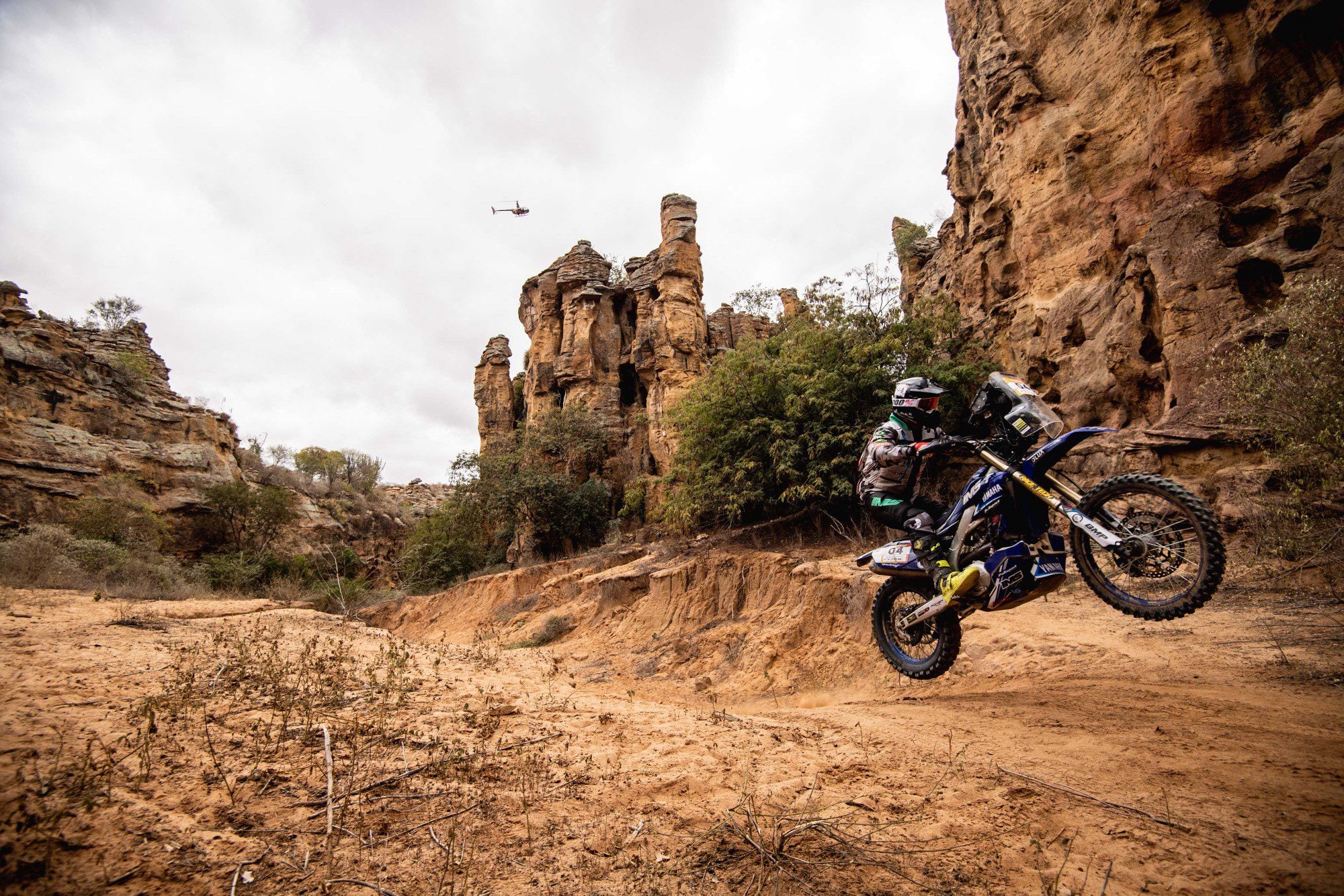 Rally dos Sertões 2021 - Metge voa e vence a etapa que passou pelo Raso da Catarina