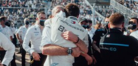 Vídeo: Mercedes faz festa e Vandoorne cumprimenta campeão De Vries em Berlim
