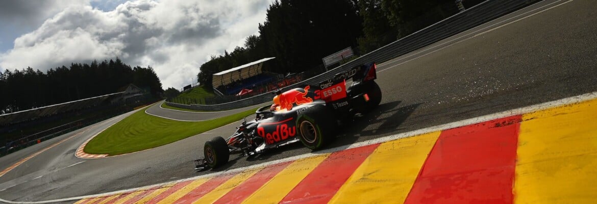 Mesmo com acidente Verstappen diz: “Foi um começo muito positivo” Mesmo com acidente Verstappen diz: “Foi um começo muito positivo”