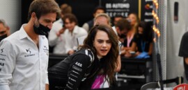 Modelo Cara Delevingne fala em “experiência incrível” ao pilotar carro da Fórmula E